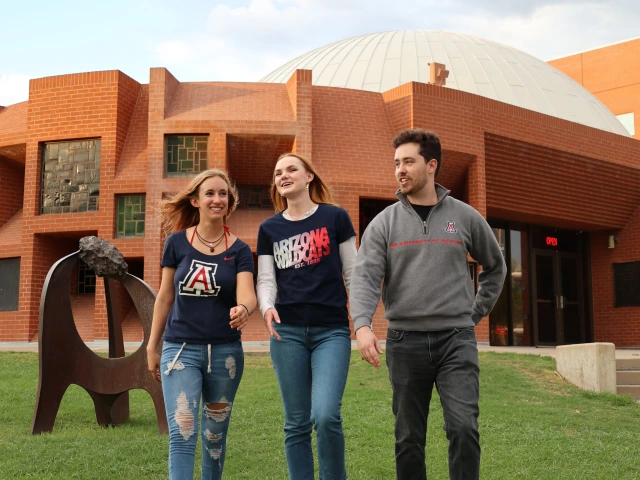 Students in front of flandrau at sunset